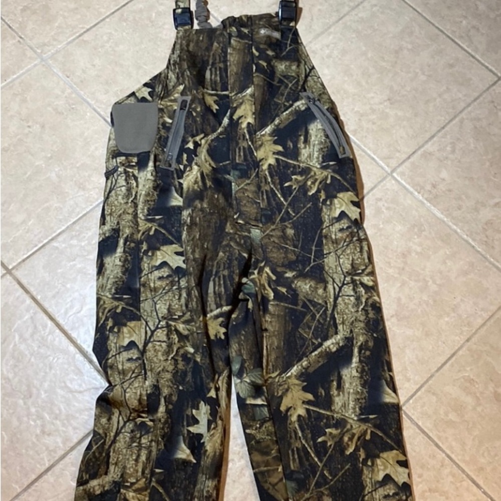 Columbia camo hunting bib overalls Timberwolf pattern (LIKE NEW)